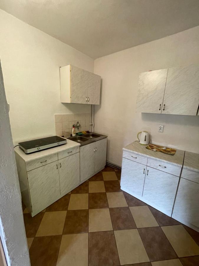 Pod Piekielkiem Apartment Szczytna Luaran gambar